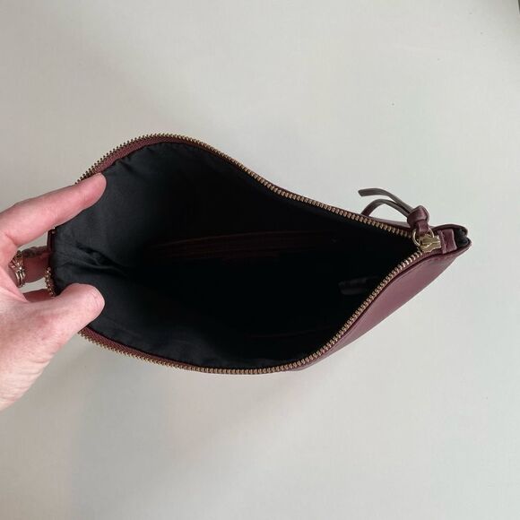EUC Forever 21 Womens Maroon Clutch - Picture 4 of 5